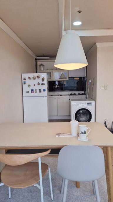 Near Subway Line Number 2 Apartment