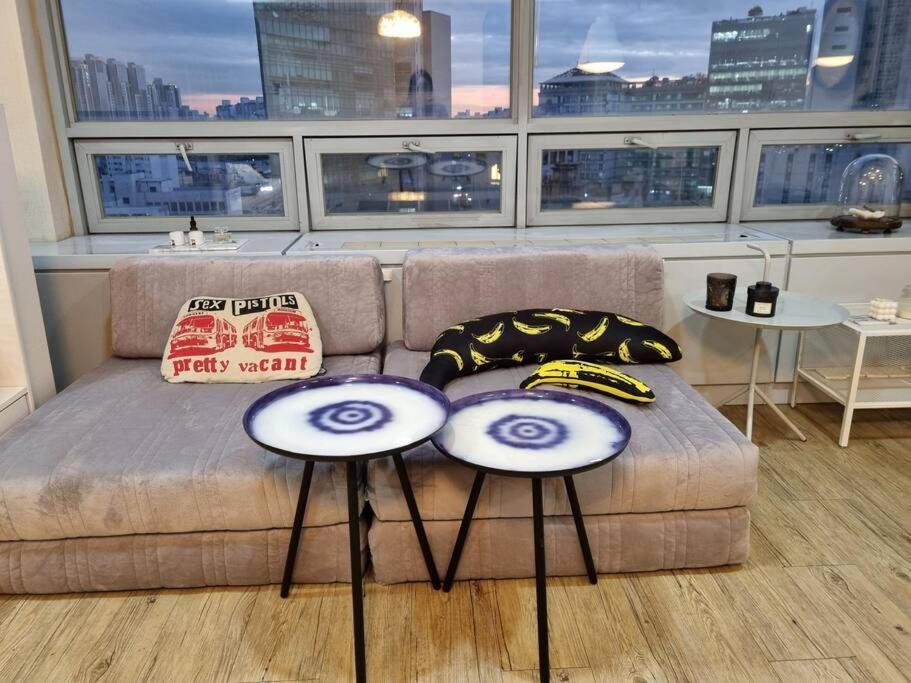 Apartment Near Subway Line Number 2 Seoul